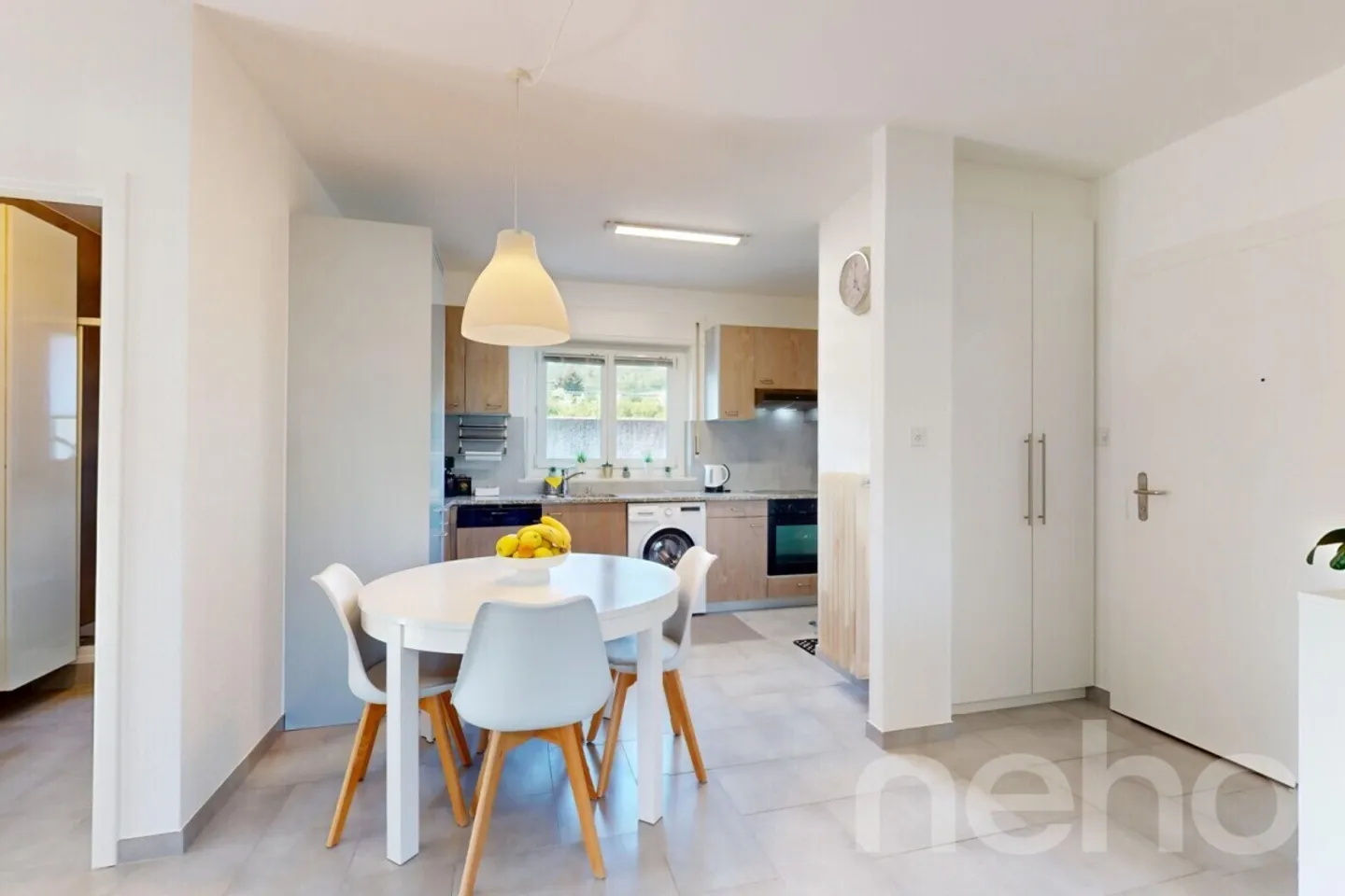 Bellissimo appartamento come nuovo con balcone e garage! - Foto 1 di 11