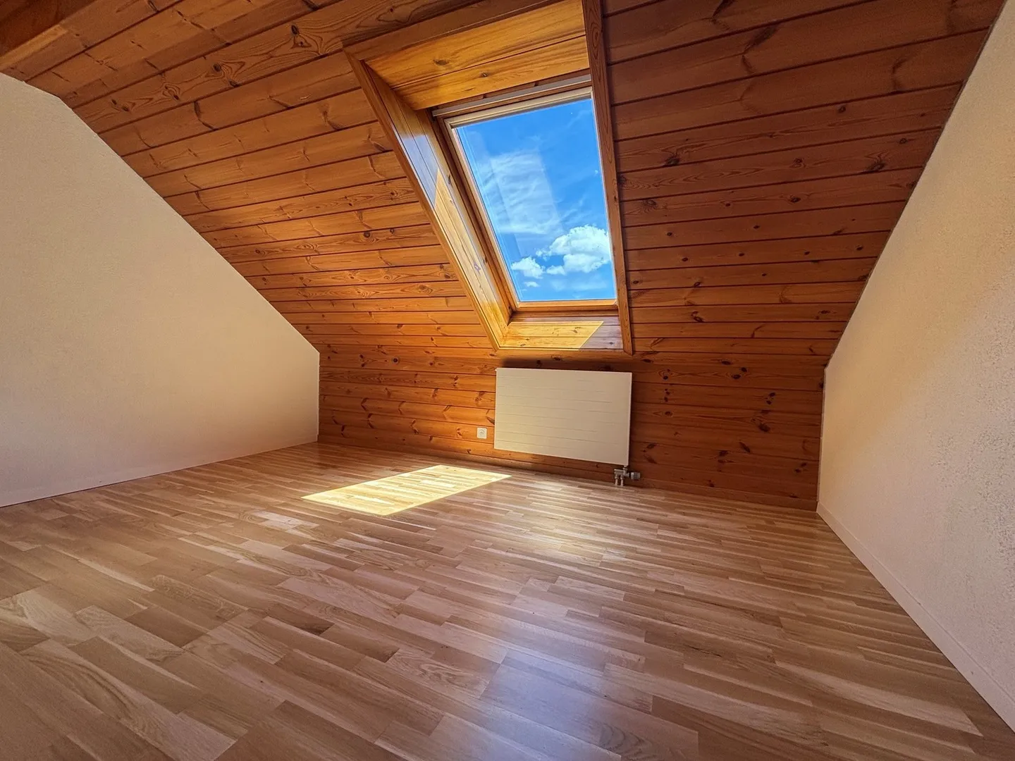 Appartement sous les toits lumineux - Photo 8 sur 9