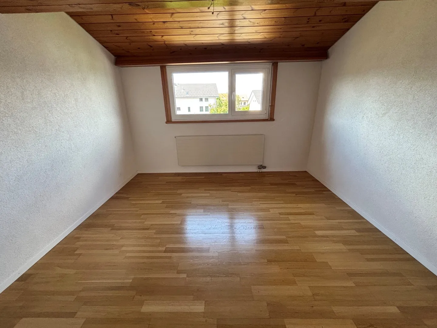Appartement sous les toits lumineux - Photo 7 sur 9