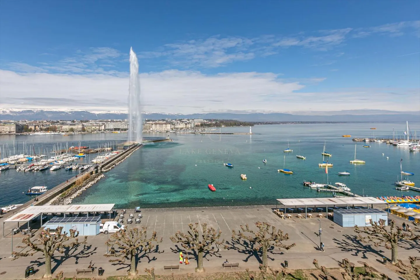 Exceptional new penthouse with panoramic view of the lake and Jet d'eau - Photo 2 of 3