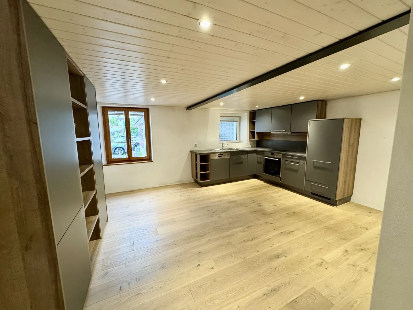 Casa bifamiliare soleggiata, laboratorio, giardino XXL e potenziale di espansione! - Foto 7 di 21