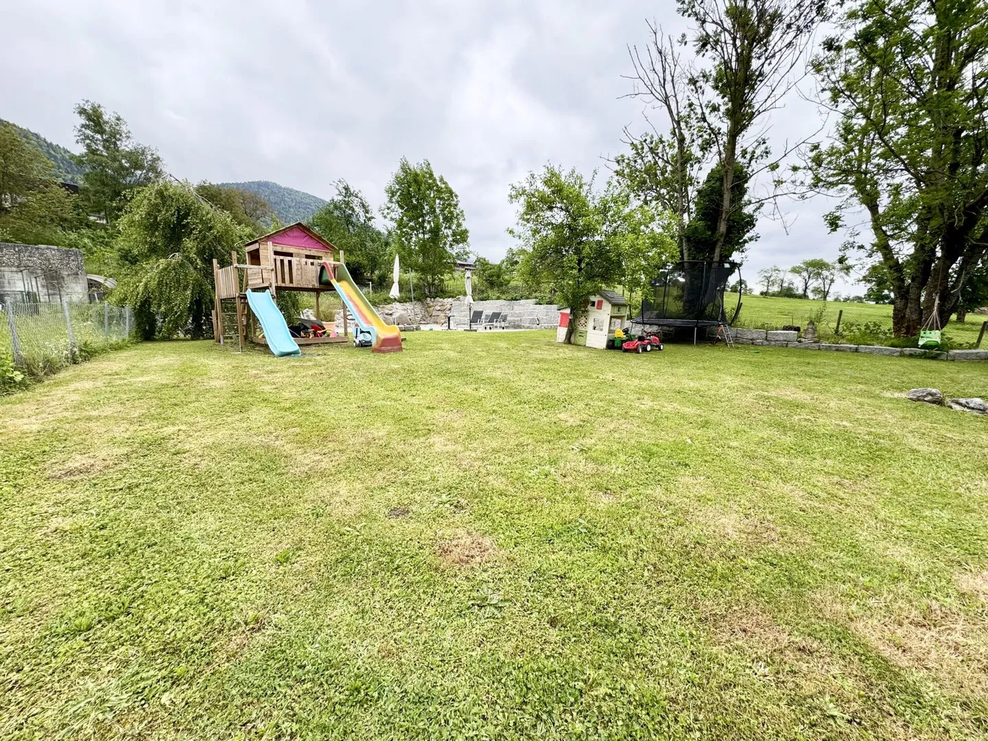Casa bifamiliare soleggiata, laboratorio, giardino XXL e potenziale di espansione! - Foto 14 di 21