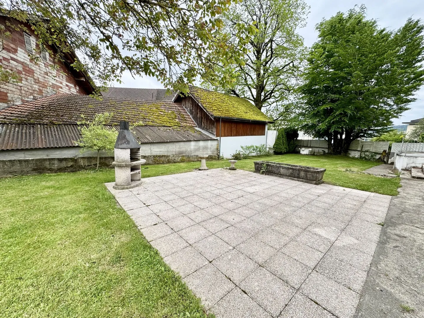 Casa bifamiliare soleggiata, laboratorio, giardino XXL e potenziale di espansione! - Foto 17 di 21