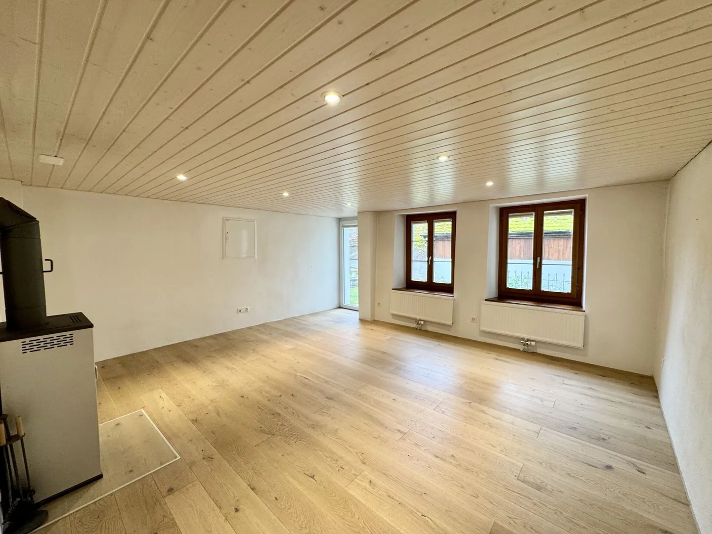 Casa bifamiliare soleggiata, laboratorio, giardino XXL e potenziale di espansione! - Foto 8 di 21