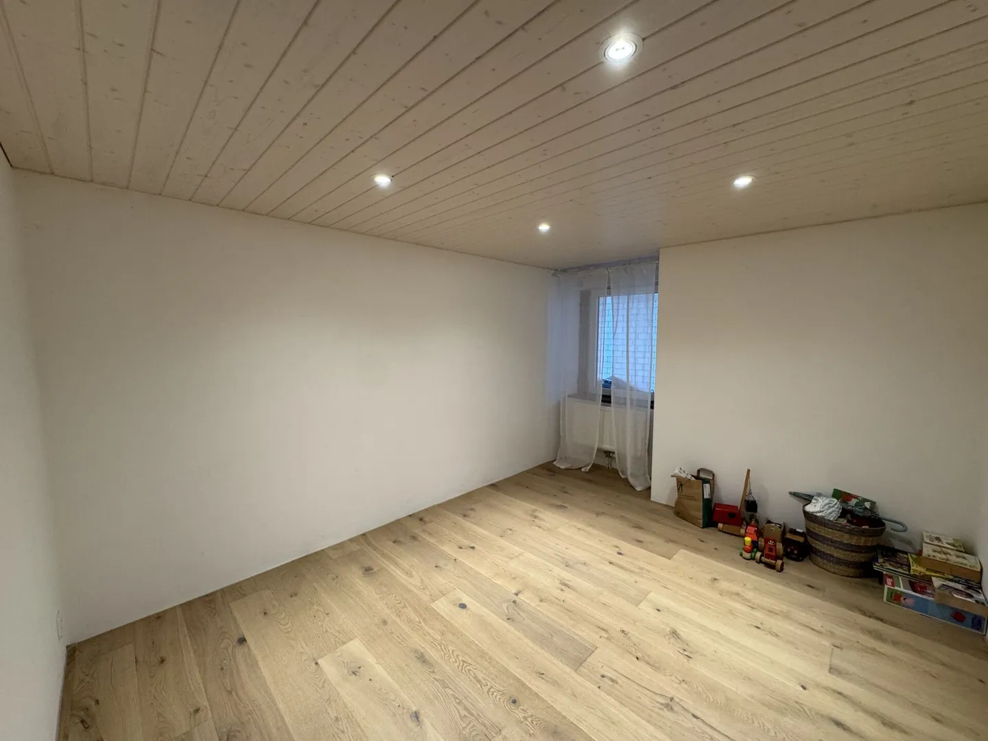 Casa bifamiliare soleggiata, laboratorio, giardino XXL e potenziale di espansione! - Foto 11 di 21