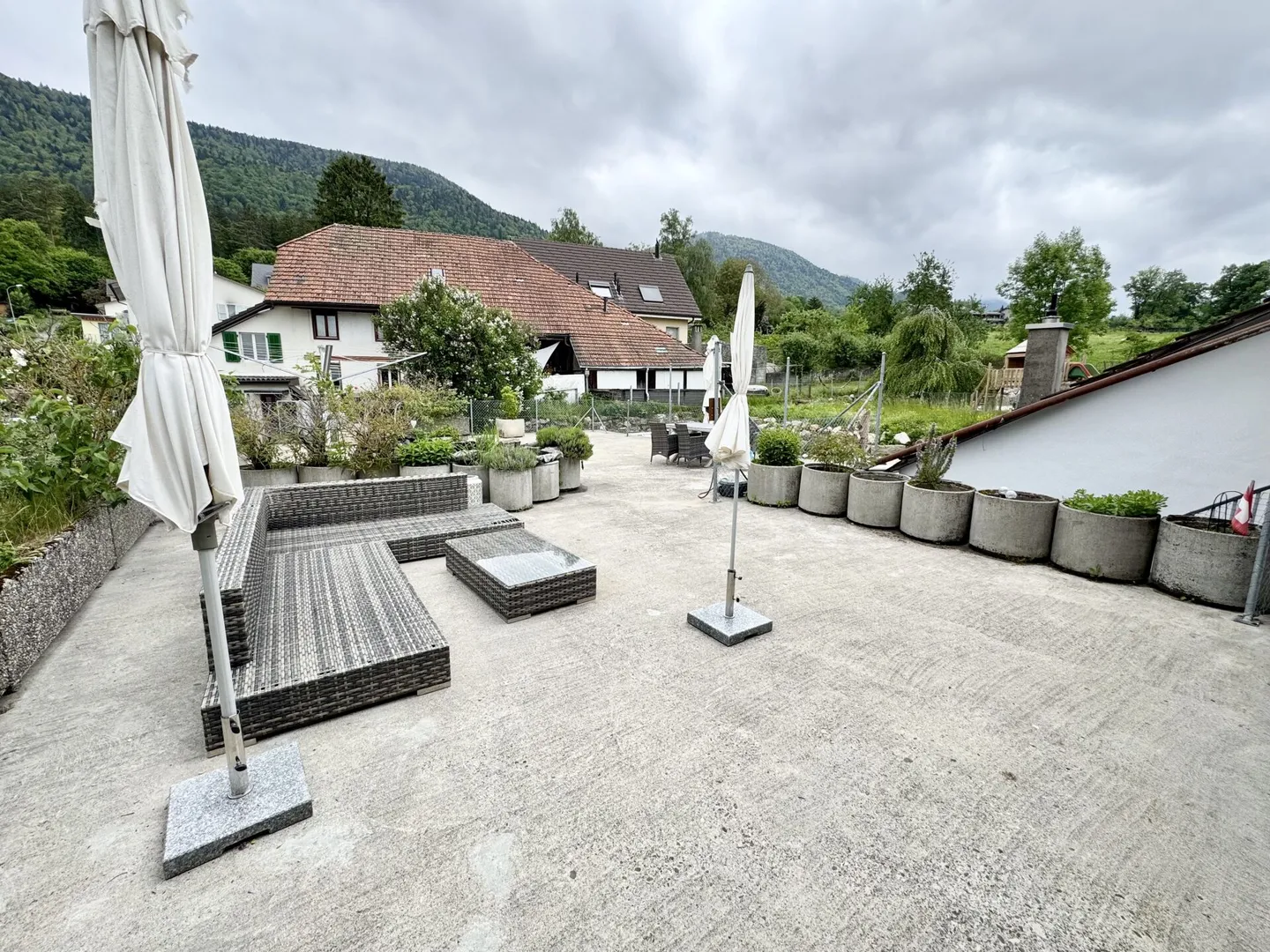 Casa bifamiliare soleggiata, laboratorio, giardino XXL e potenziale di espansione! - Foto 16 di 21