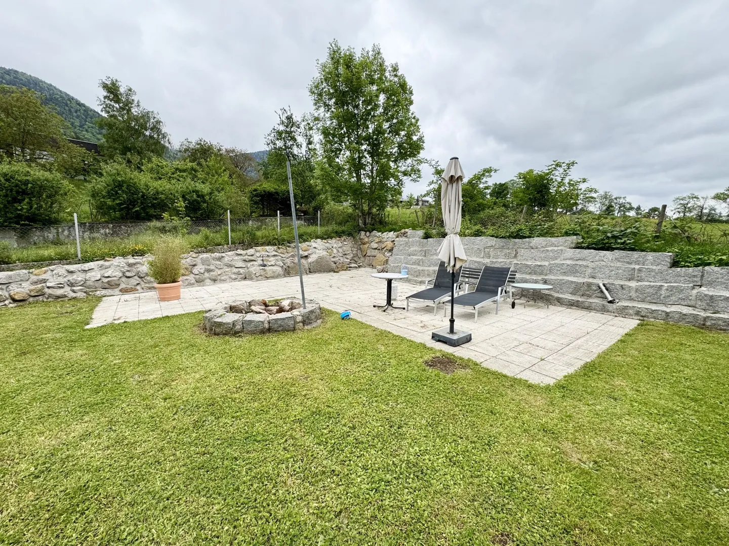 Casa bifamiliare soleggiata, laboratorio, giardino XXL e potenziale di espansione! - Foto 19 di 21