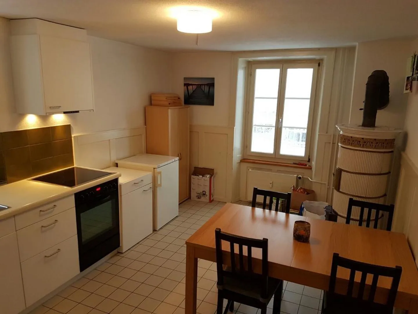 Appartement ensoleillé de 3 1/2 pièces dans une ancienne maison glaronnaise - Photo 2 sur 10