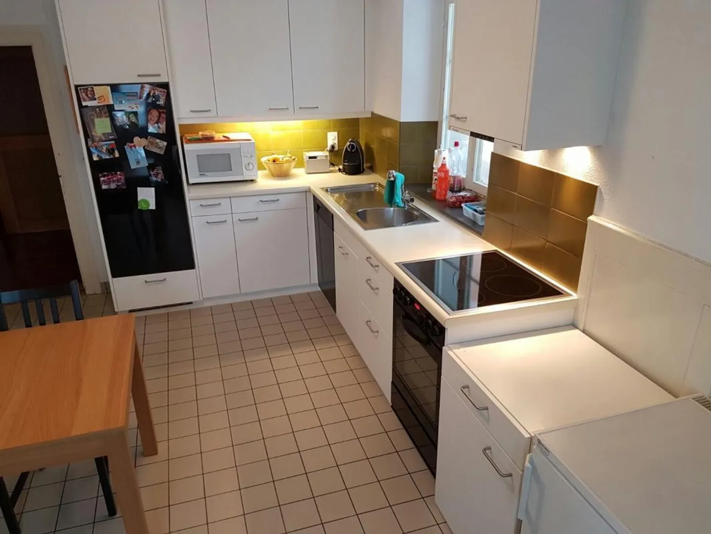 Appartement ensoleillé de 3 1/2 pièces dans une ancienne maison glaronnaise - Photo 3 sur 10