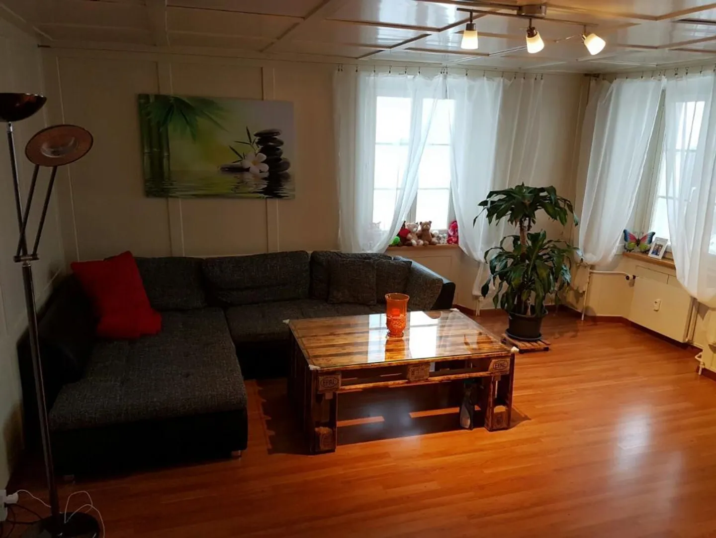 Appartement ensoleillé de 3 1/2 pièces dans une ancienne maison glaronnaise - Photo 5 sur 10