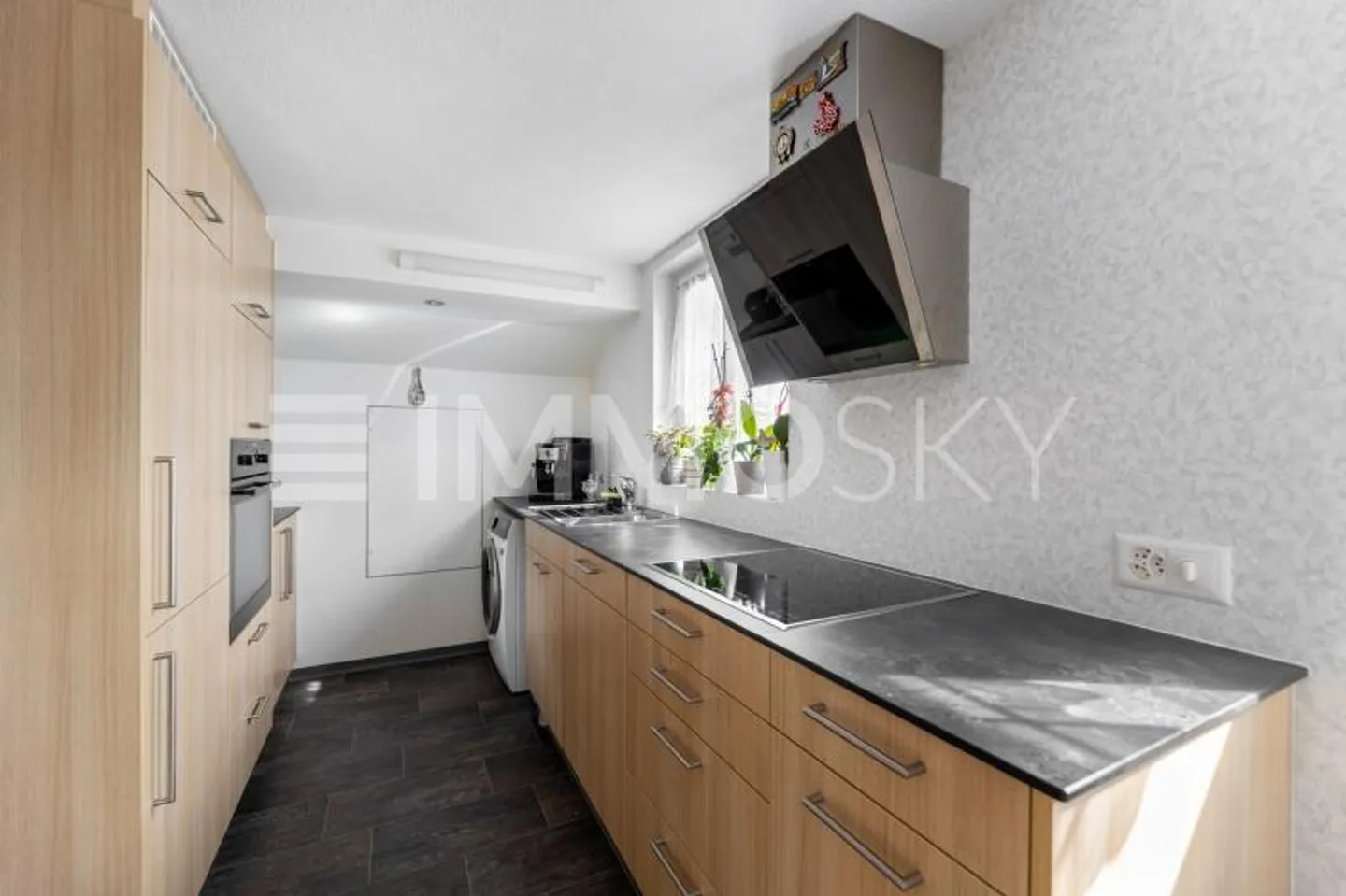 Commercial for sale - Photo 2 of 7