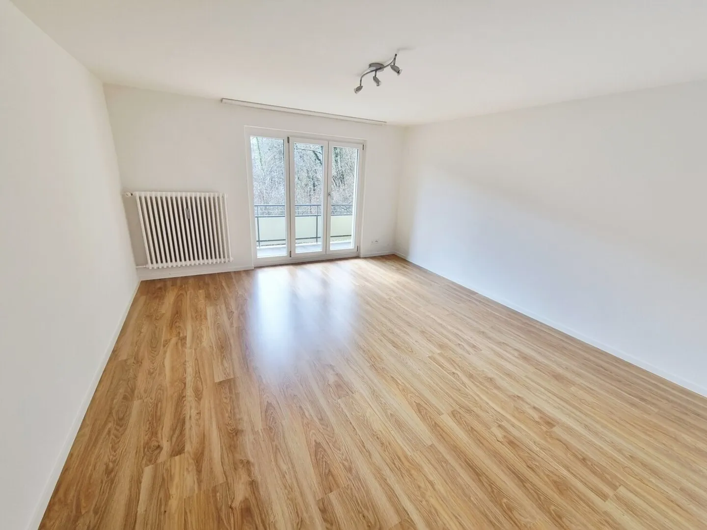 Stilvolles Apartment mit Balkon - Foto 4 von 6