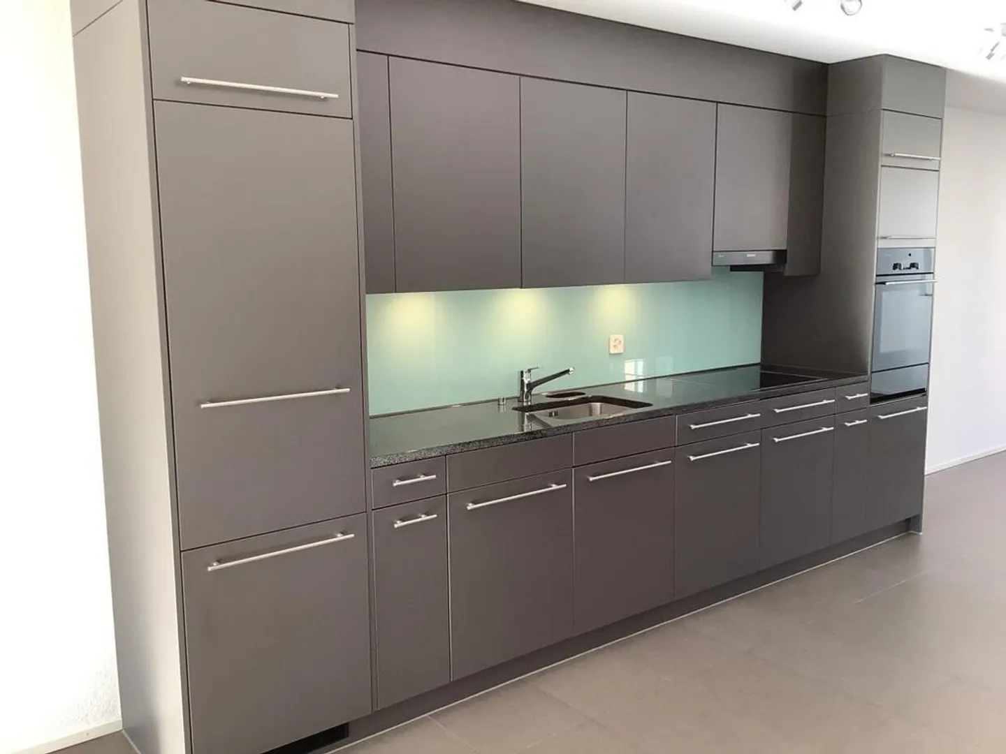 appartement lumineux 1.5 pièces dans un emplacement central - Photo 3 sur 11