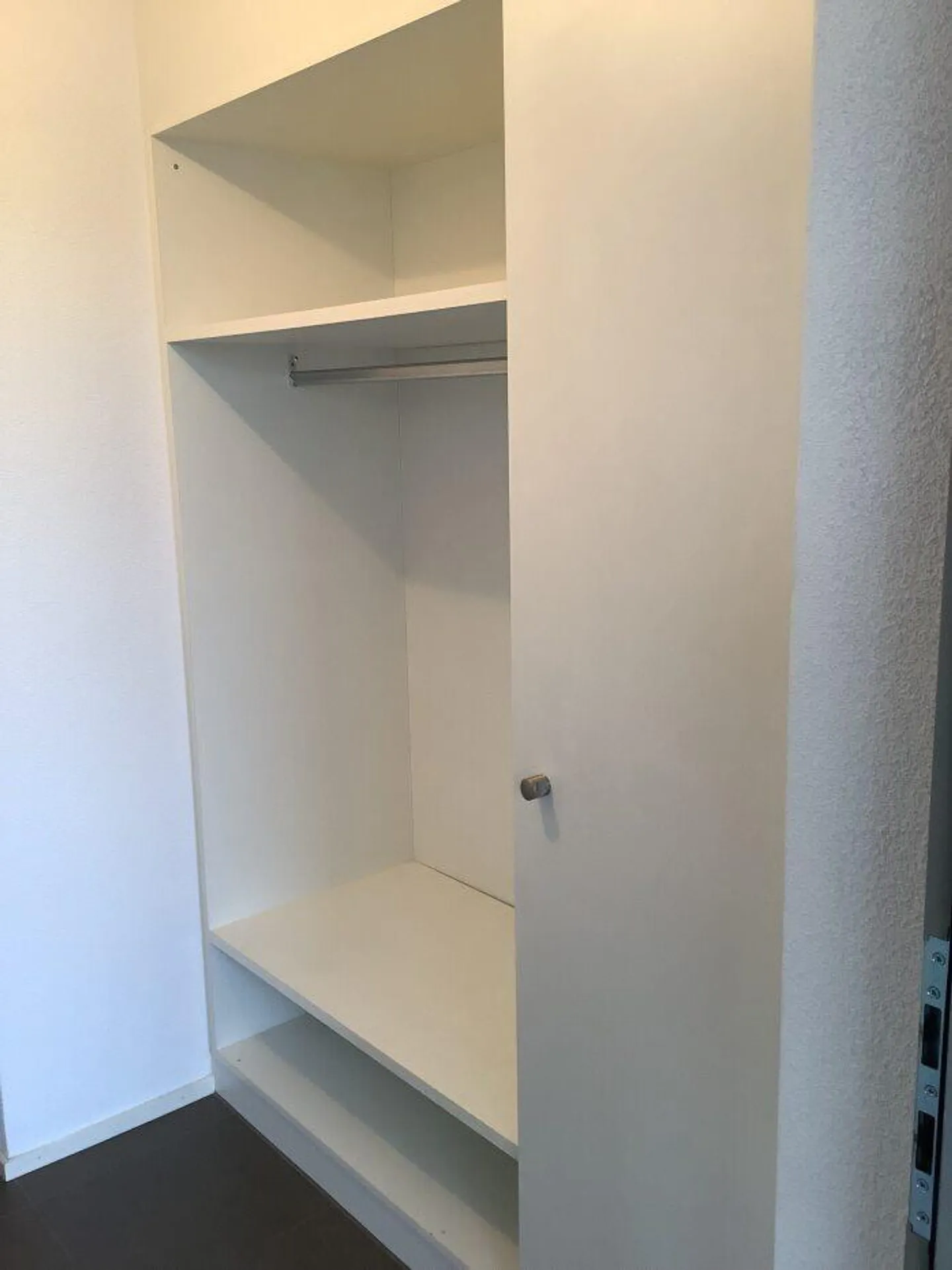 appartement lumineux 1.5 pièces dans un emplacement central - Photo 8 sur 11