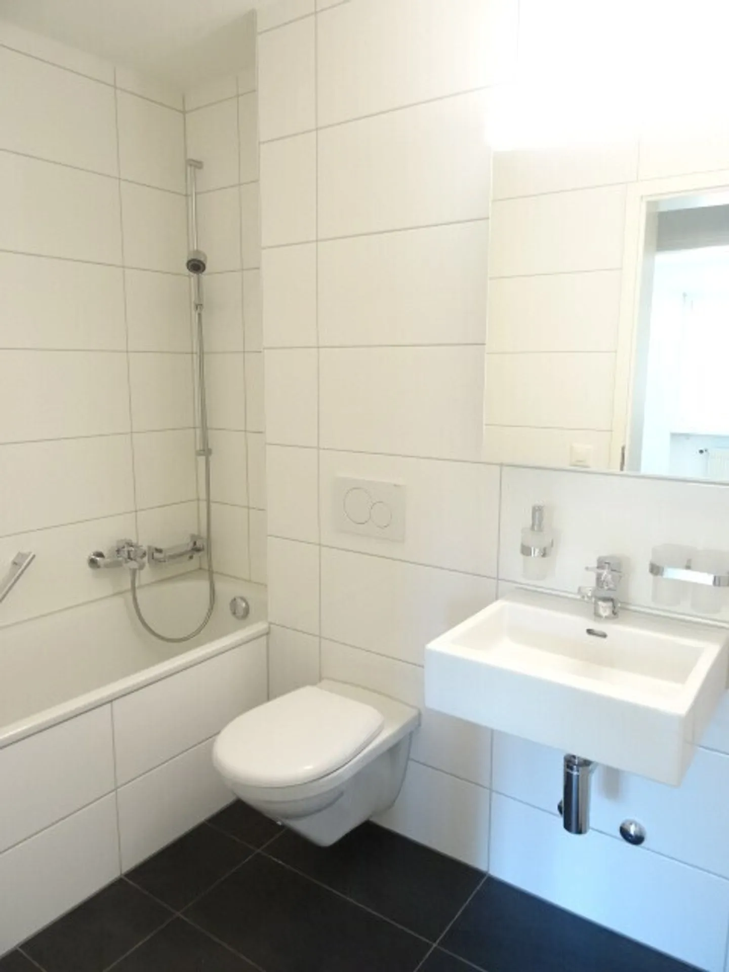 Apartment for rent - Photo 4 of 4