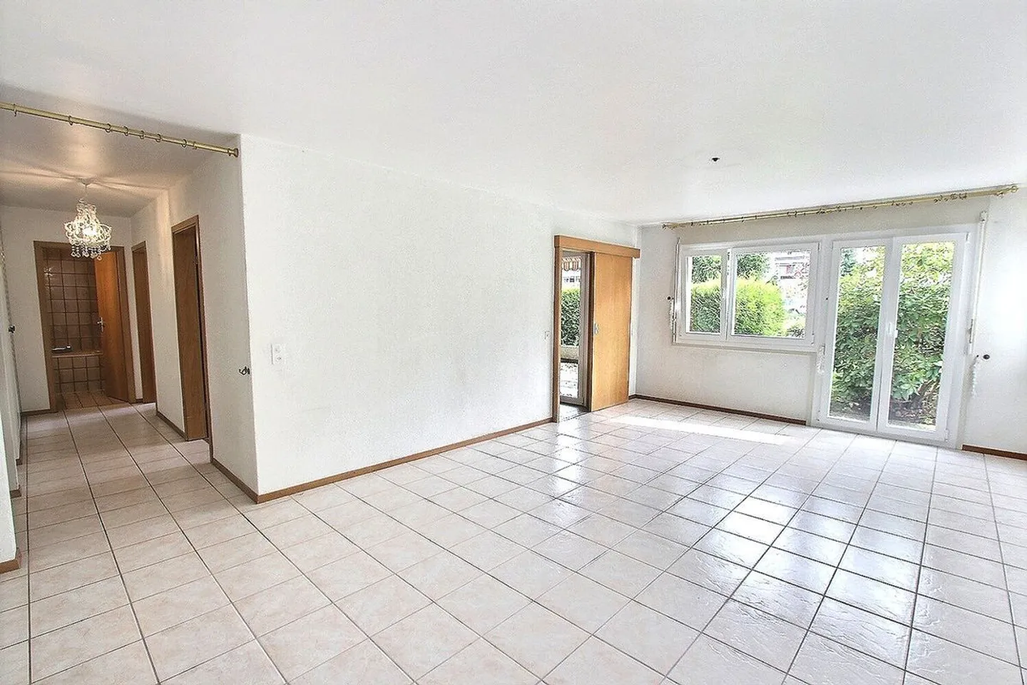 2.5 Room apartment - Photo 1 of 10