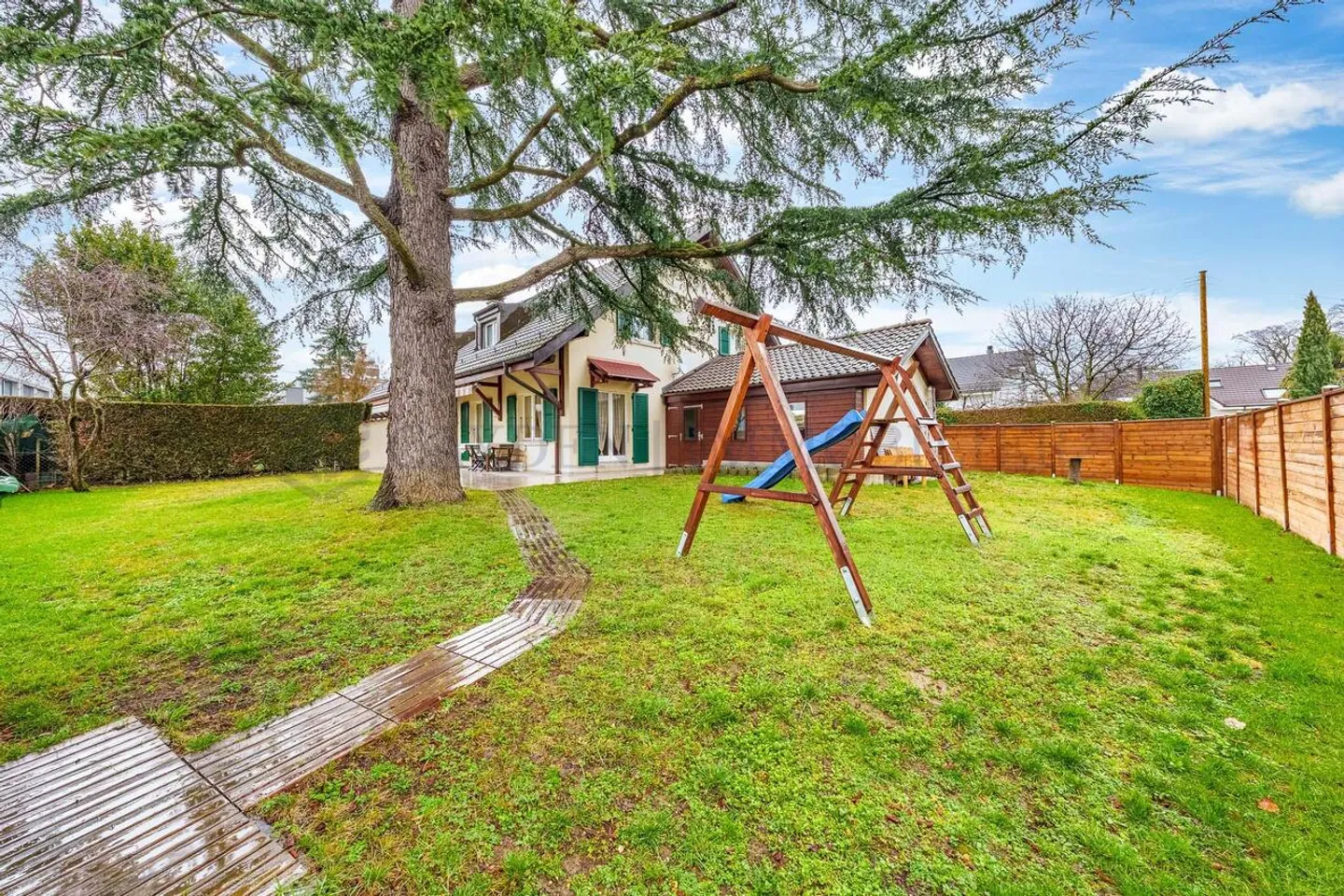 Exclusivity!! Pleasant villa with 6 rooms - Photo 1 of 6