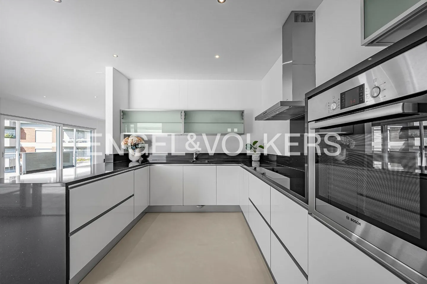 Penthouse with panoramic terrace near the lake (113) - Photo 5 of 10