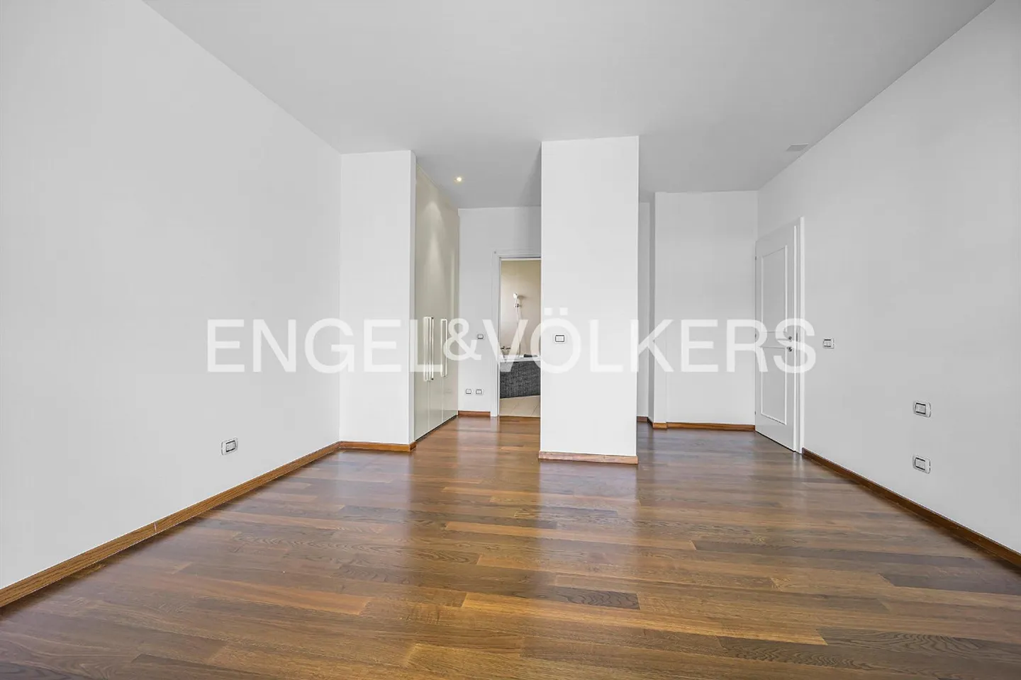 Penthouse with panoramic terrace near the lake (113) - Photo 6 of 10