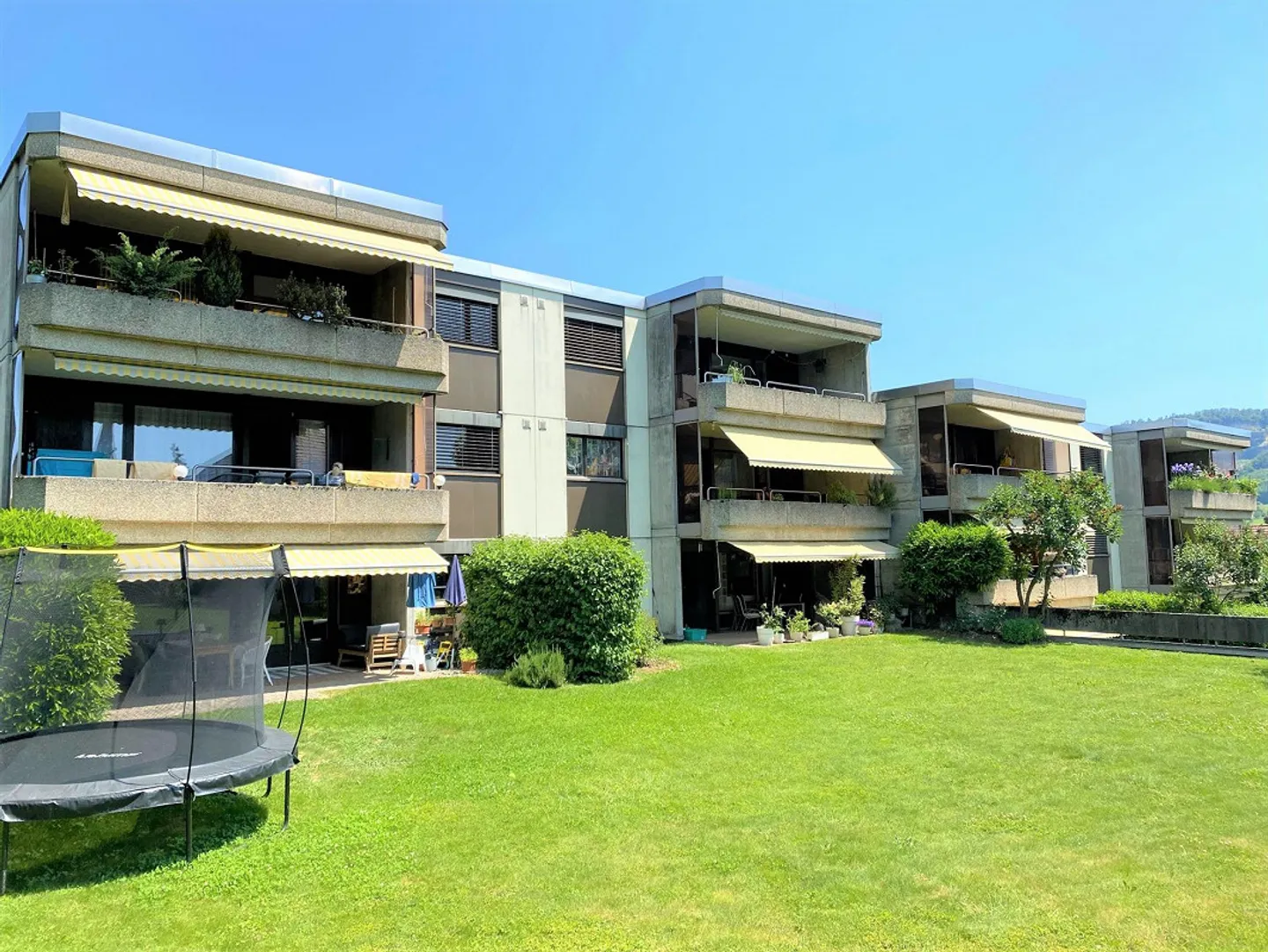 2 ATTRACTIVE MFH WITH 12 APARTMENTS - FIXED MORTGAGE 0.95% - Photo 4 of 26