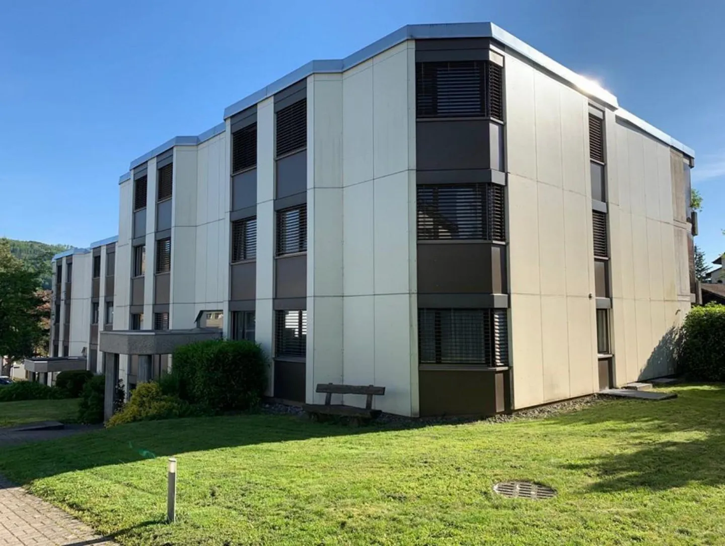 2 ATTRACTIVE MFH WITH 12 APARTMENTS - FIXED MORTGAGE 0.95% - Photo 2 of 26