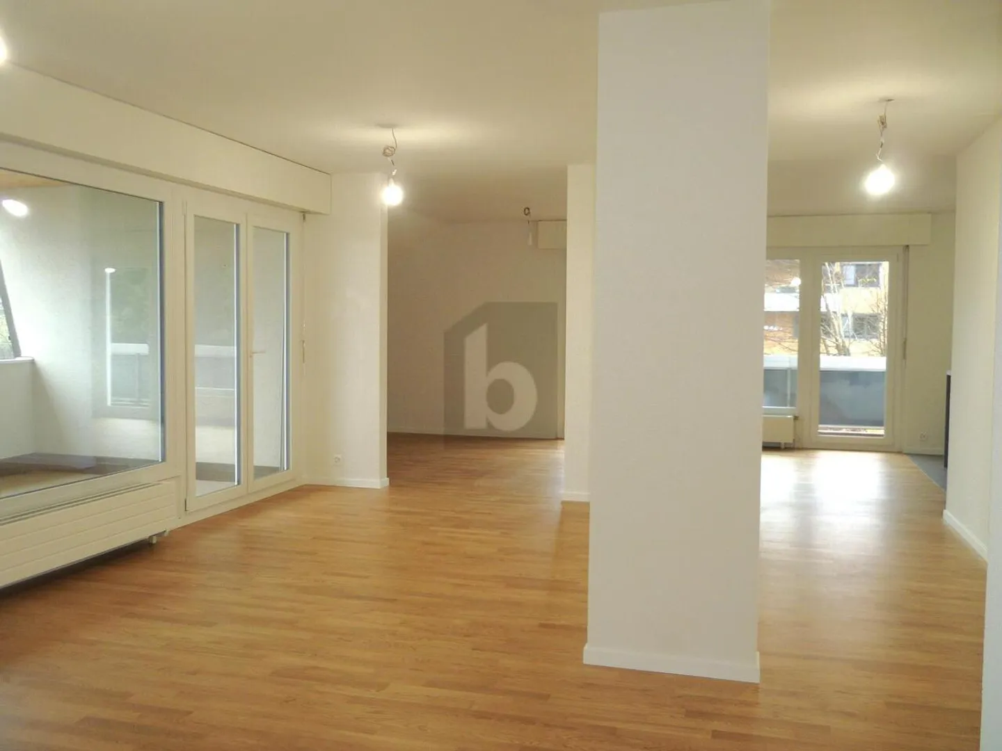 Appartement spacieux avec vue sur le lac - Photo 2 sur 6