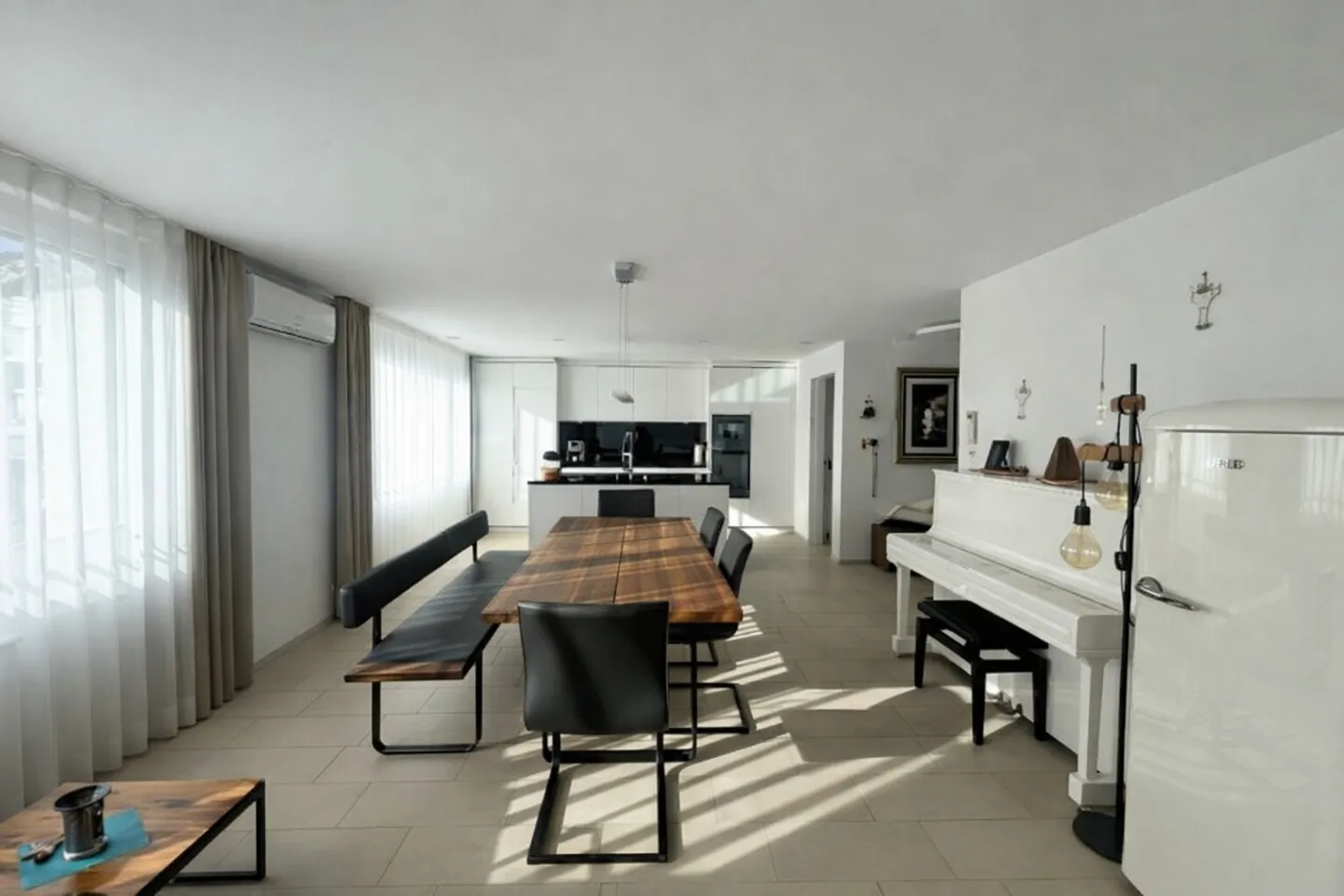 Exklusive 5½-Zimmer-Wohnung mit Balkon, Klimaanlage &amp; Tiefgarage - Foto 3 von 14