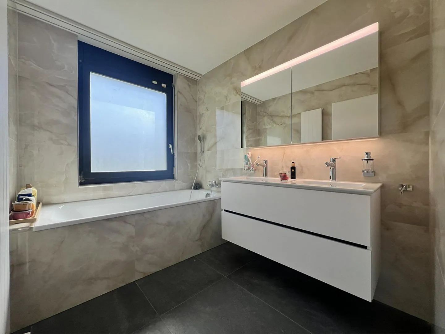 2 ATTRACTIVE MFH WITH 12 APARTMENTS - FIXED MORTGAGE 0.95% - Photo 10 of 26