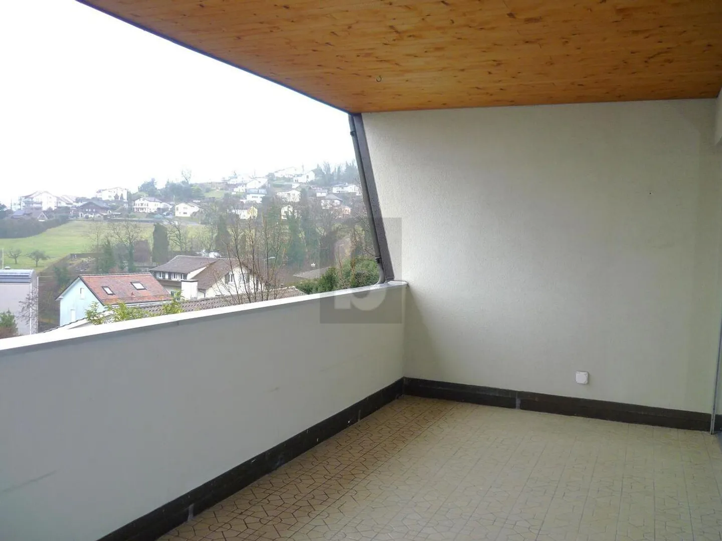 Appartement spacieux avec vue sur le lac - Photo 1 sur 6