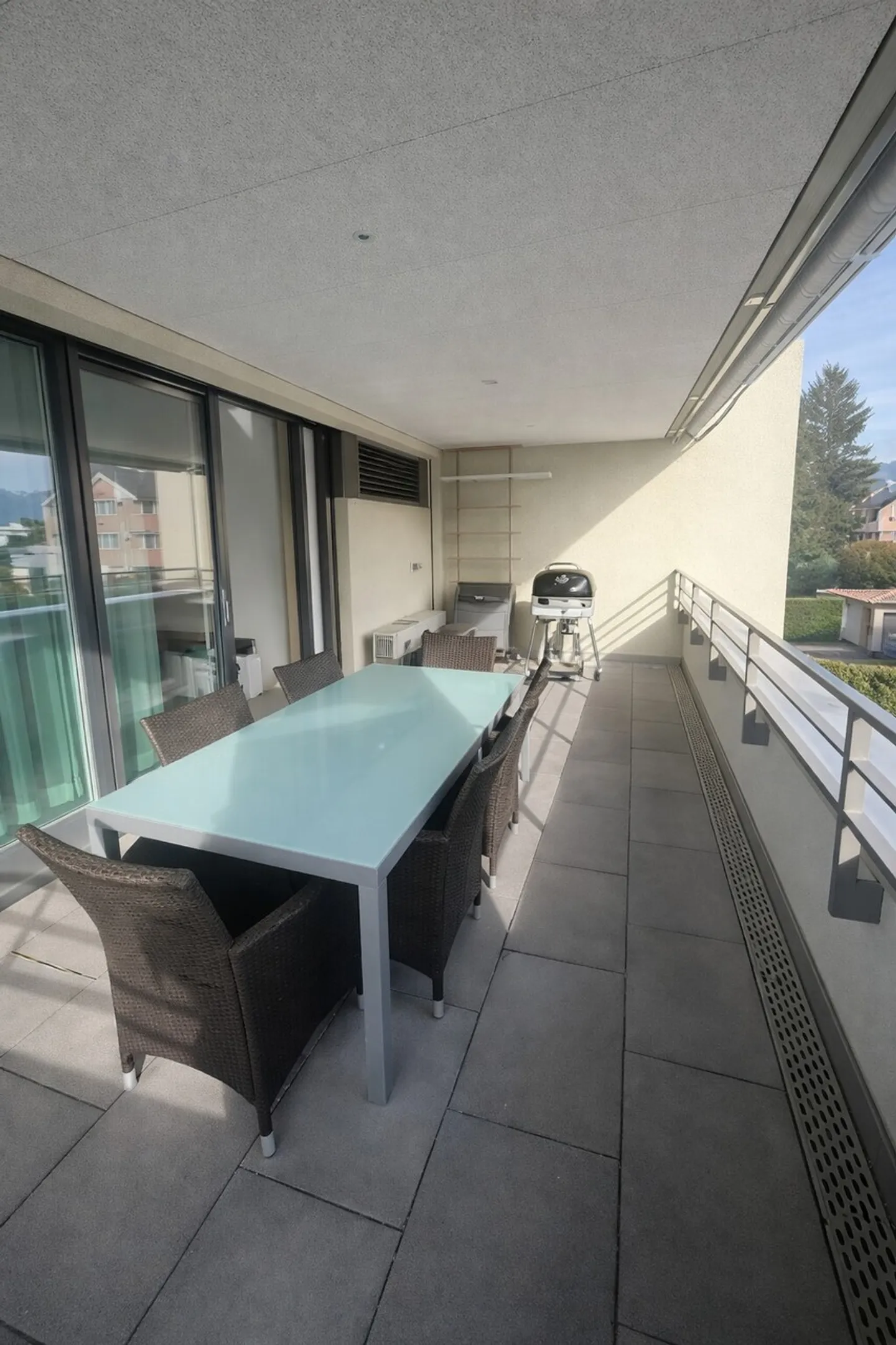 Exklusive 5½-Zimmer-Wohnung mit Balkon, Klimaanlage &amp; Tiefgarage - Foto 2 von 14