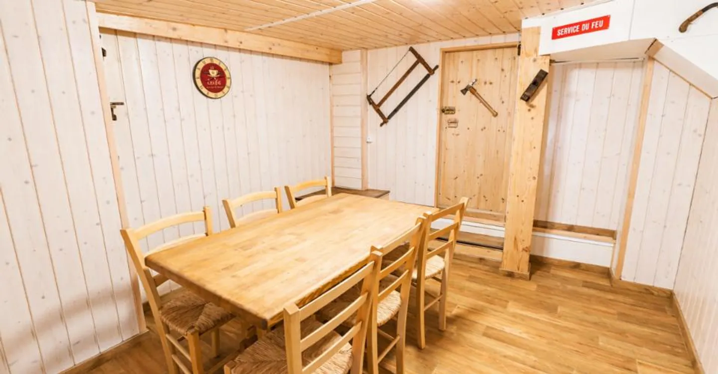 Angrenzendes Dorfhaus mit 5,5 Zimmern und Mezzanin - Foto 13 von 13