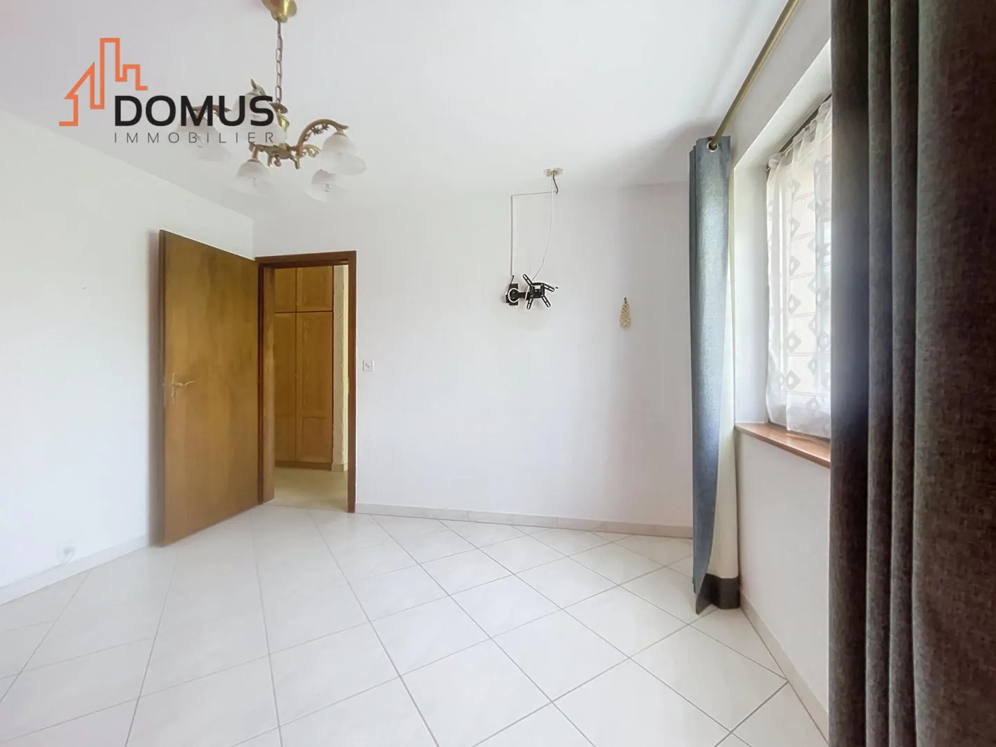Individual villa with swimming pool on a magnificent wooded plot - Photo 11 of 21