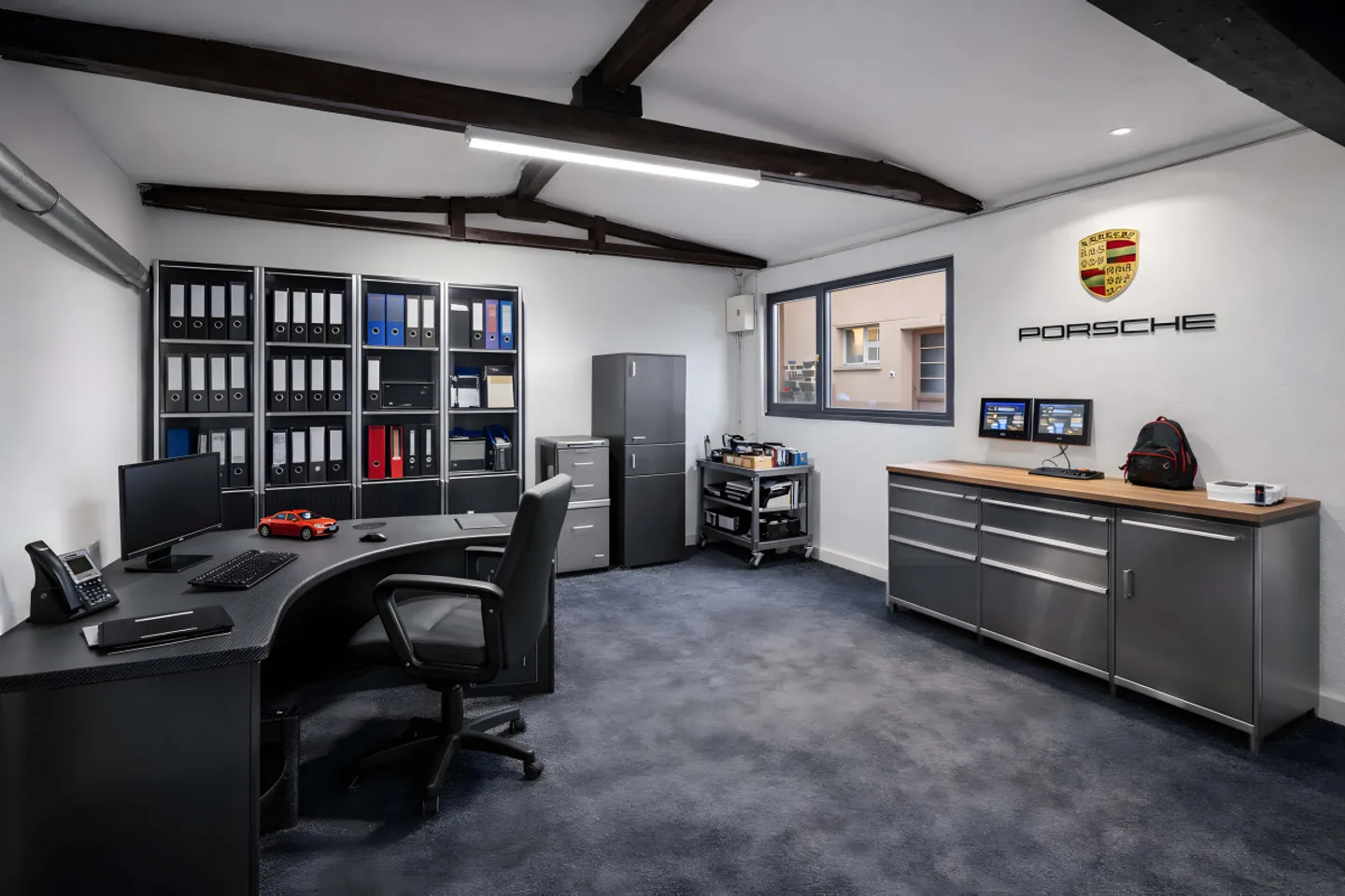 Courtételle - locali professionali accessibili con porta garage - Foto 2 di 3