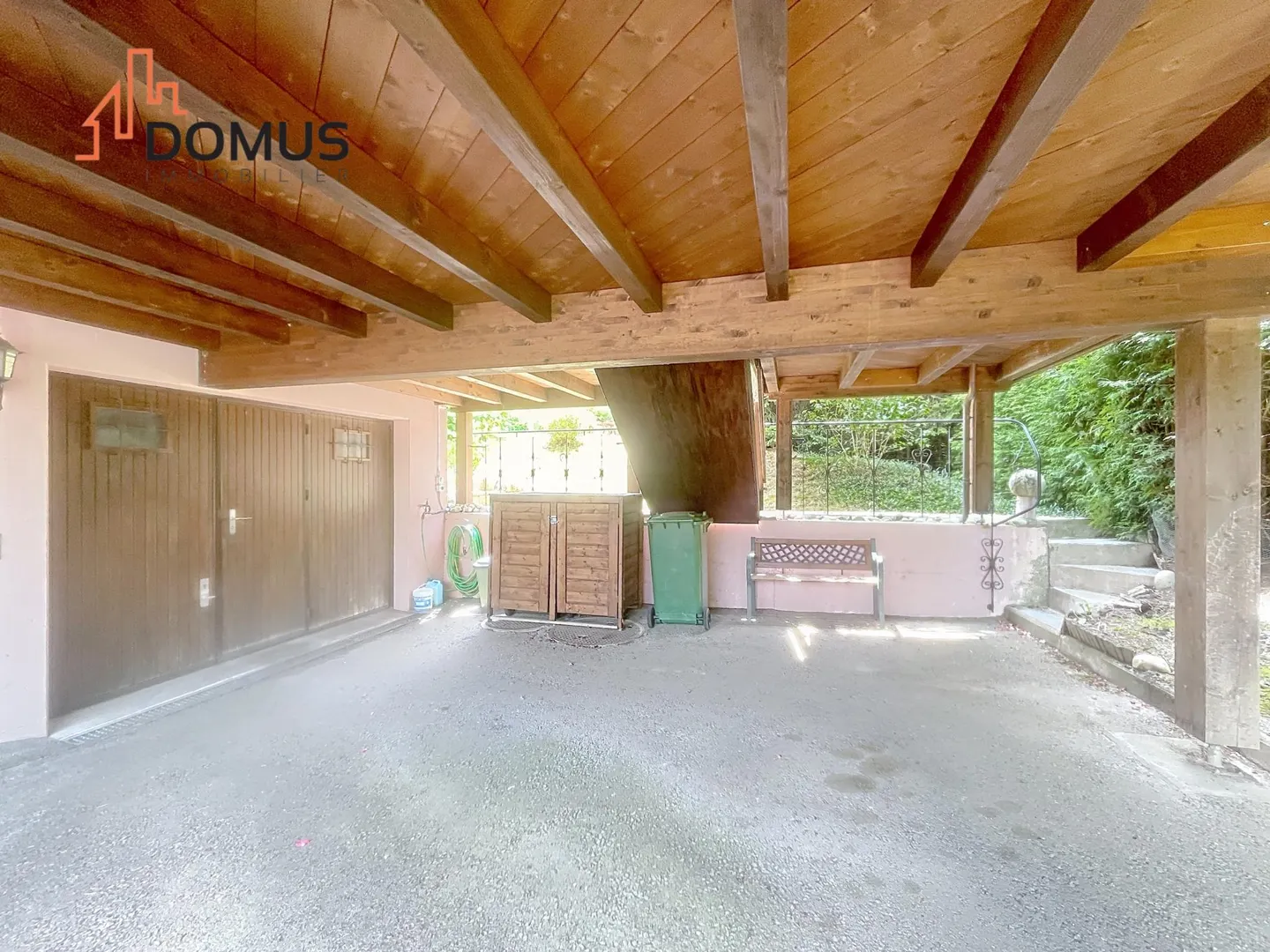 Individual villa with swimming pool on a magnificent wooded plot - Photo 17 of 21