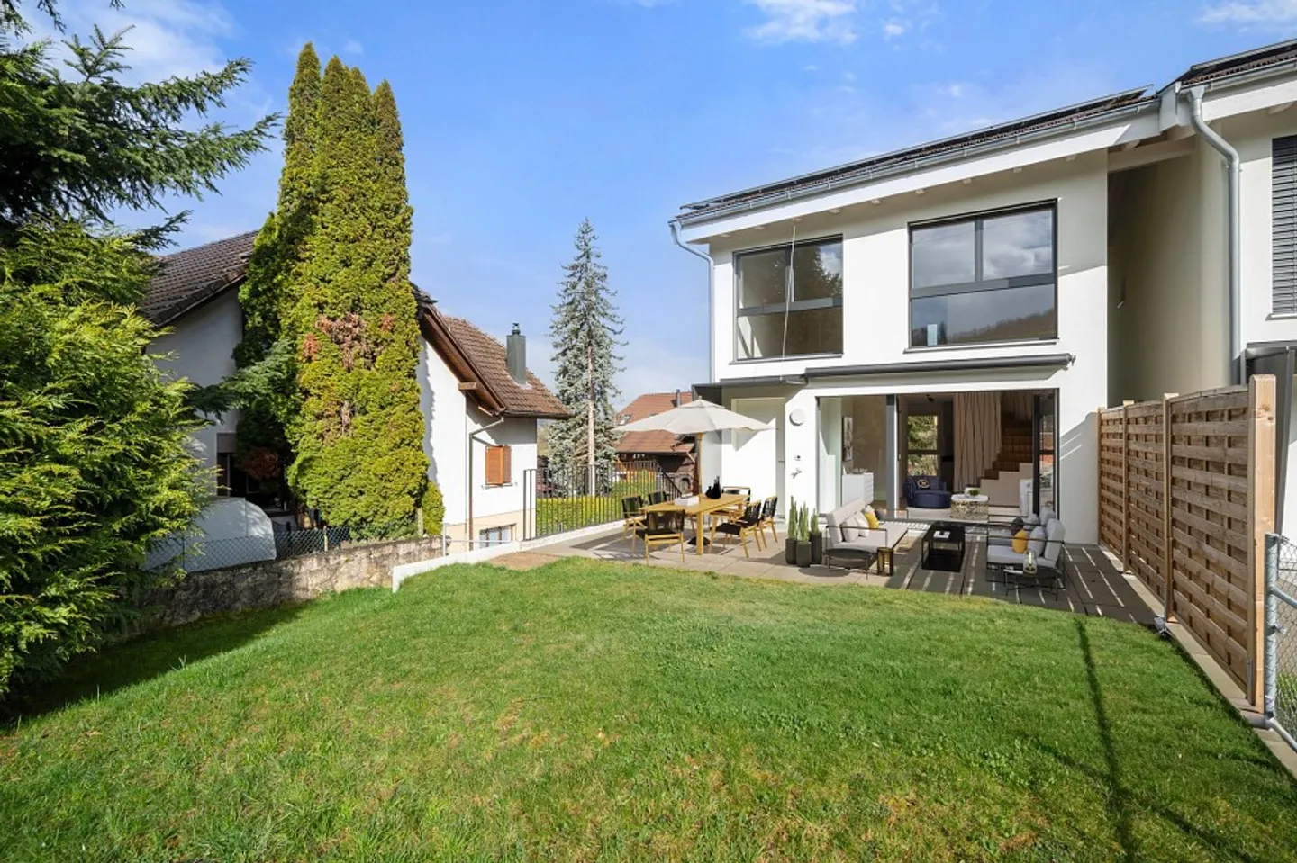Maison unifamiliale moderne - Photo 2 sur 10