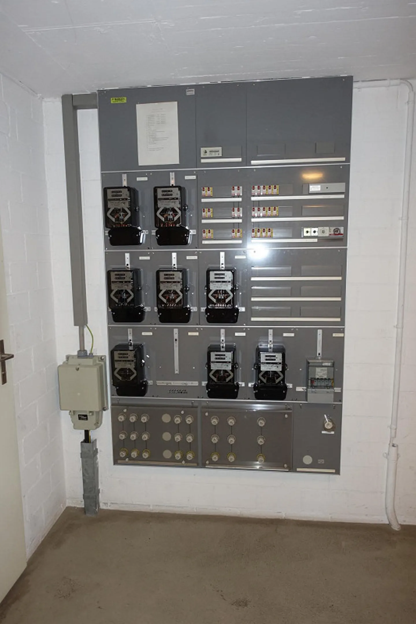 2 ATTRACTIVE MFH WITH 12 APARTMENTS - FIXED MORTGAGE 0.95% - Photo 22 of 26