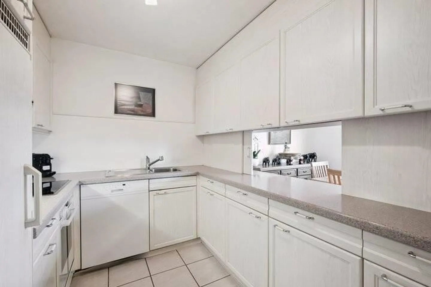 Charmant appartement de 2,5 pièces avec vue à Feusisberg - Photo 3 sur 9