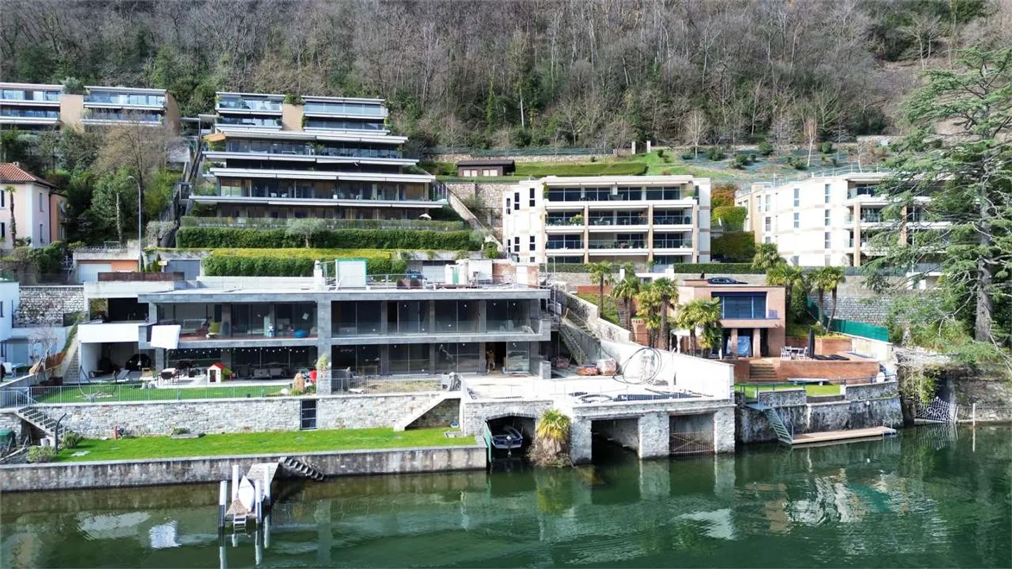 Villa moderna con vista lago - Foto 16 di 29