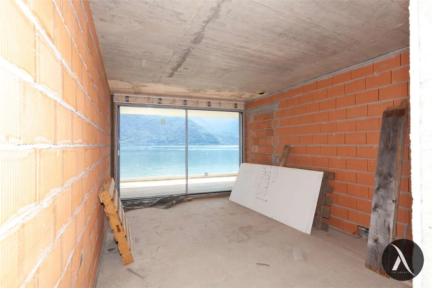 Villa moderna con vista lago - Foto 27 di 29