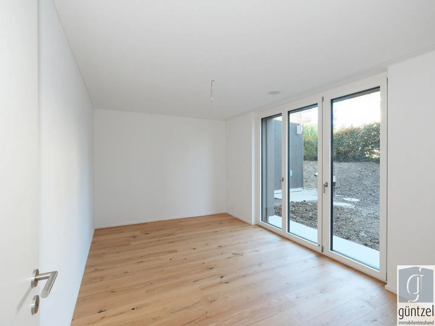 Appartement de jardin spacieux de 4,5 pièces - Photo 5 sur 12