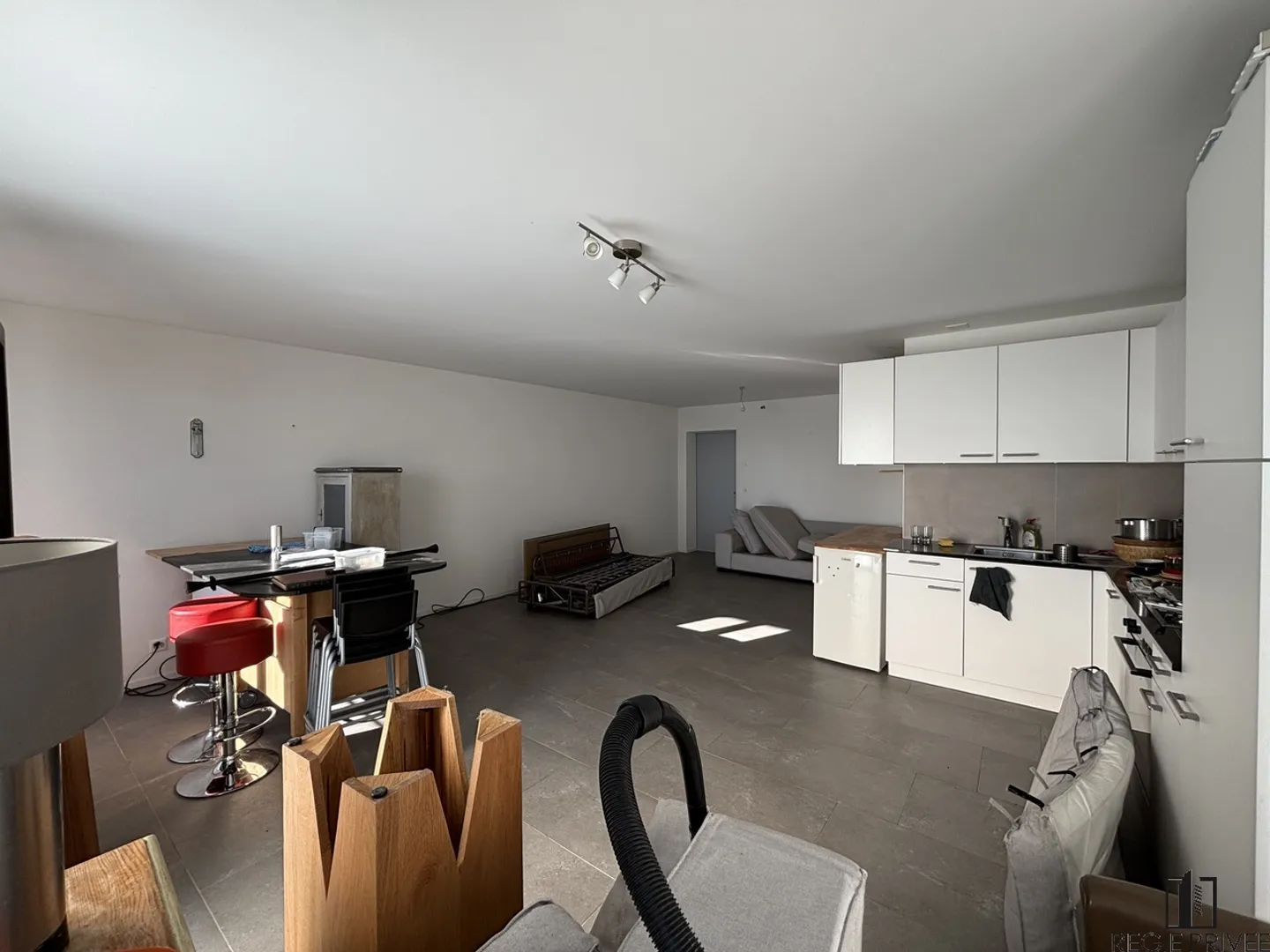 Grande studio con terrazza a Gilly - Foto 3 di 6