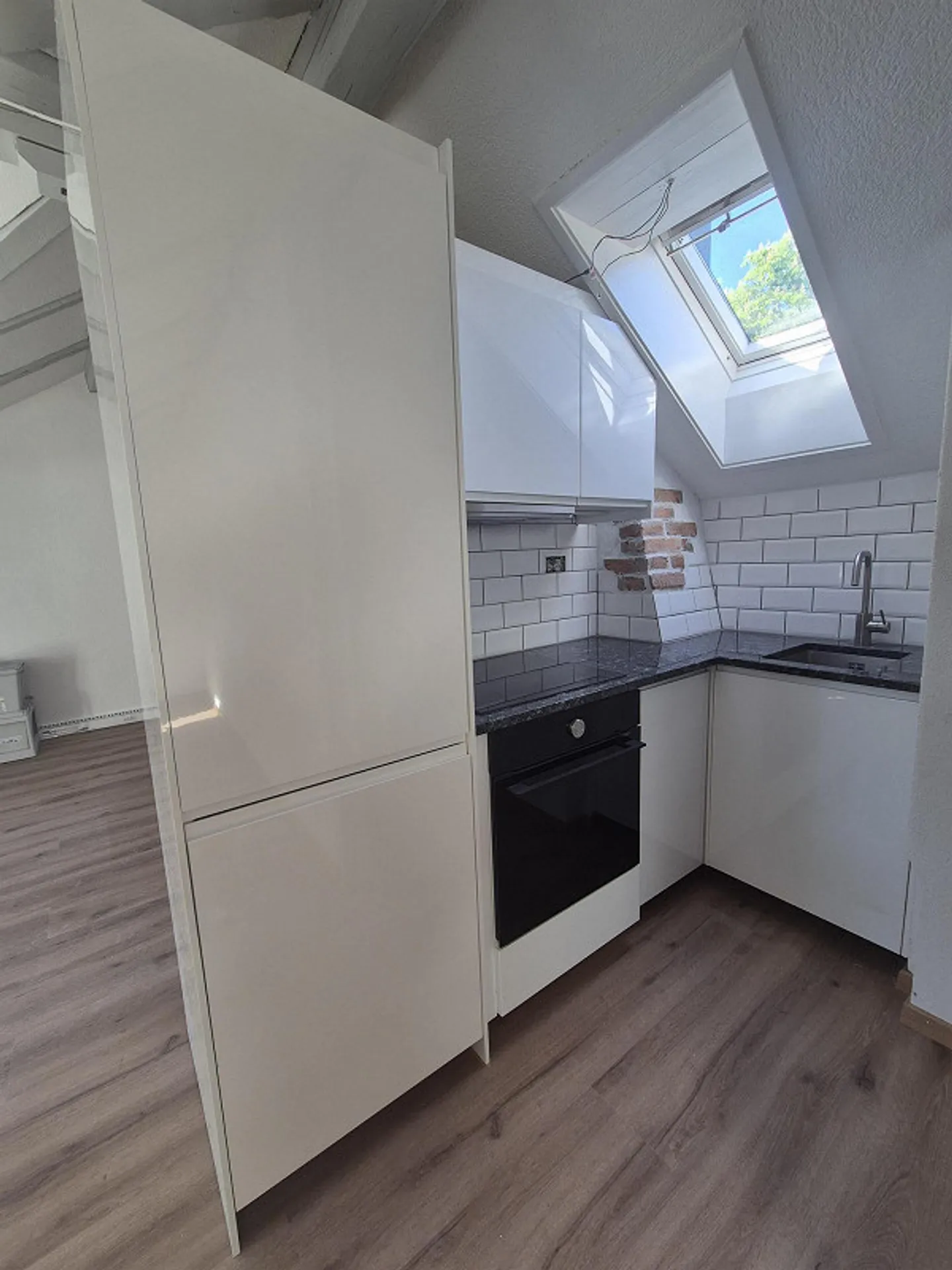 Newly renovated 2.5-room apartment with balcony - Photo 4 of 7