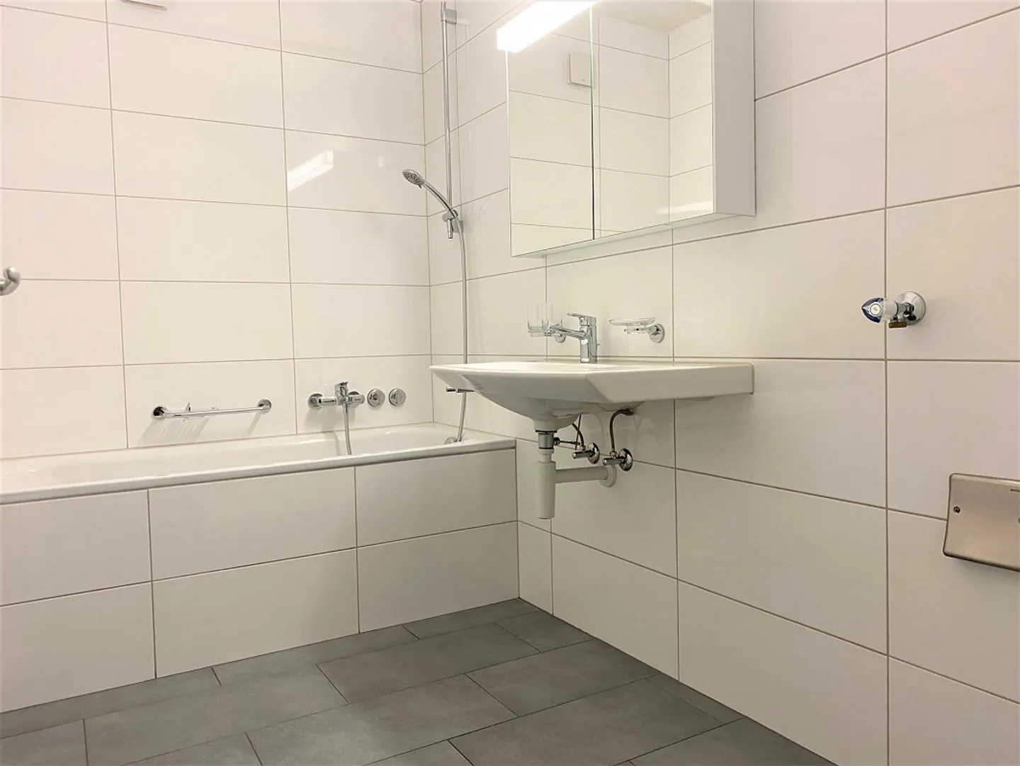 Appartement spacieux et lumineux de 4 pièces à louer près du parc de la ville - Photo 9 sur 15