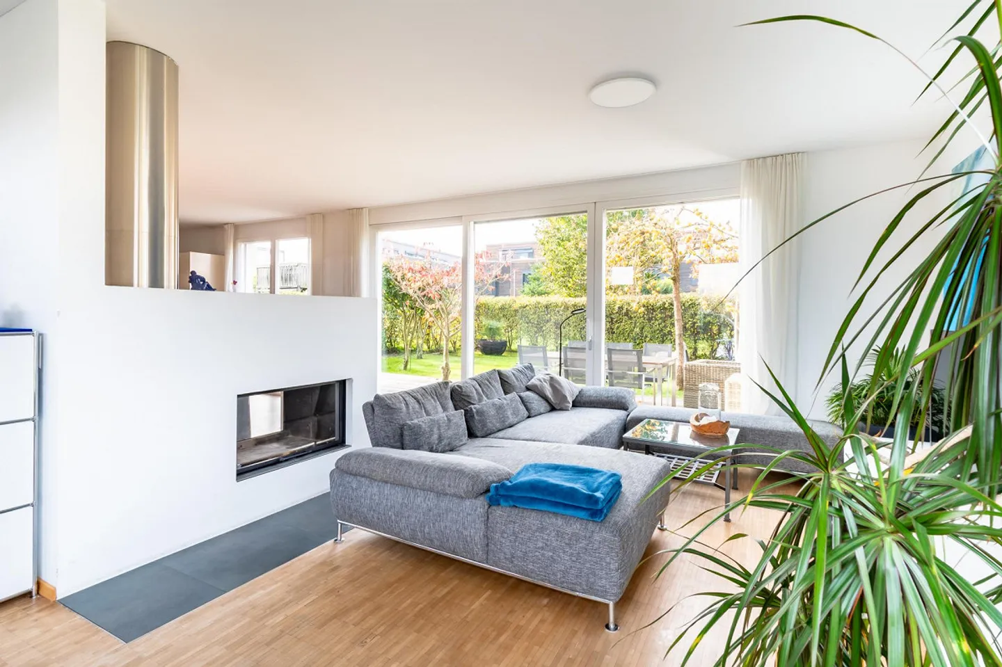 Attraktives Einfamilienhaus in unmittelbarer Seenähe - Foto 7 von 19