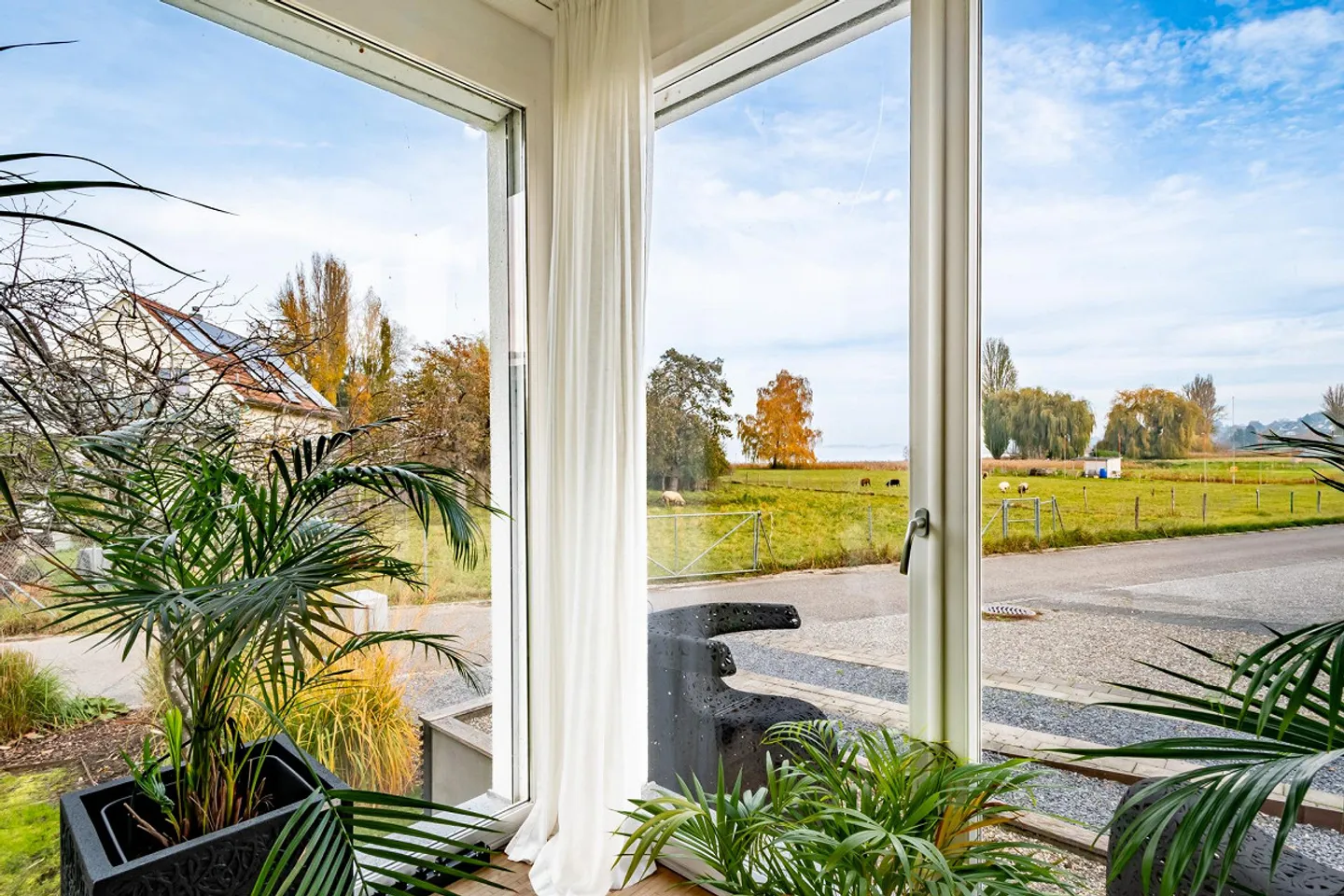 Attraktives Einfamilienhaus in unmittelbarer Seenähe - Foto 8 von 19