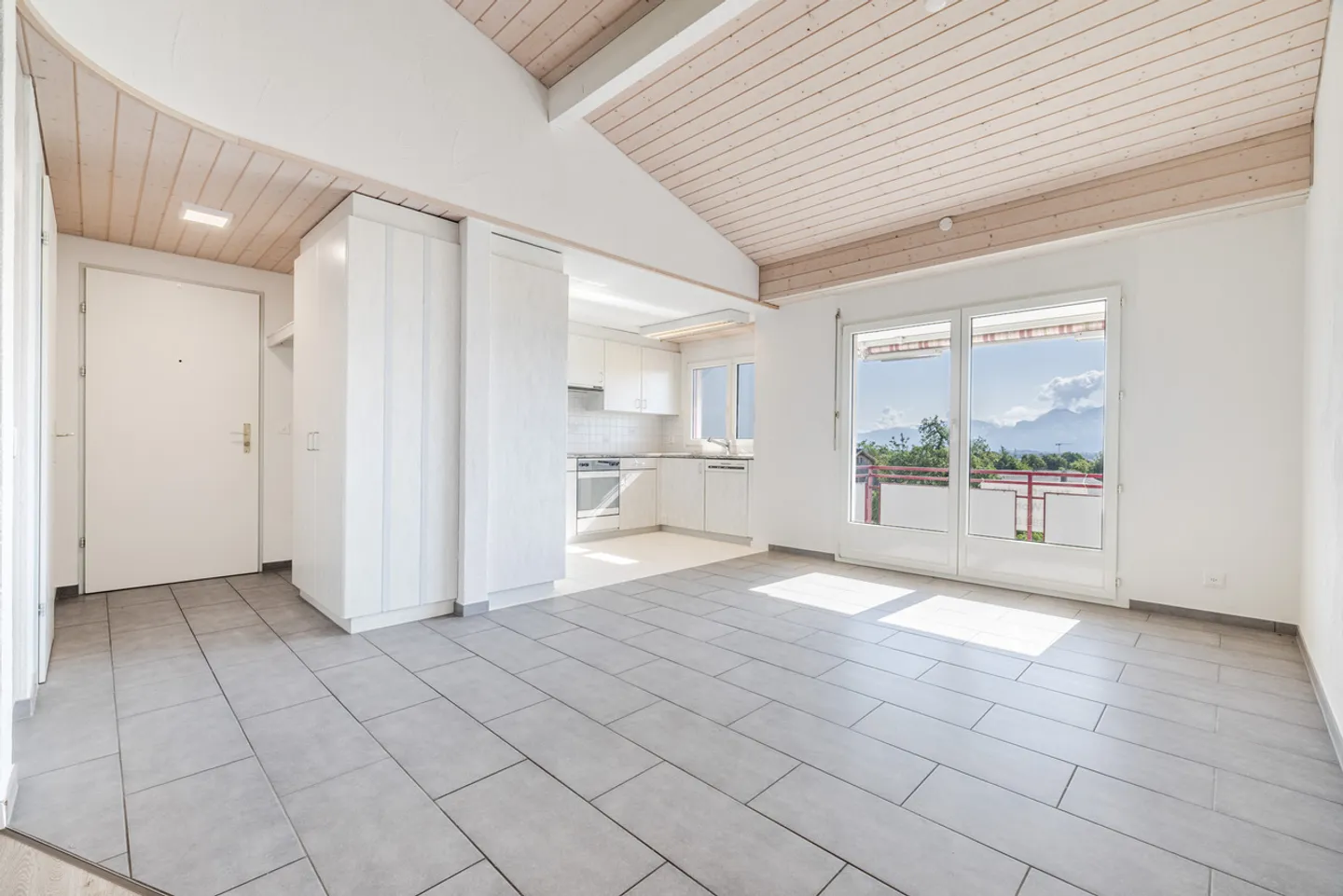 Aussicht, Komfort und zwei Balkone - Ihr neues Zuhause - Foto 1 von 8
