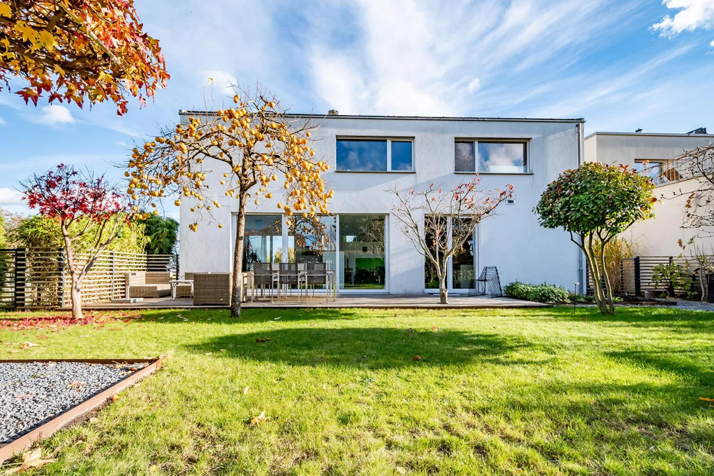 Attraktives Einfamilienhaus in unmittelbarer Seenähe - Foto 13 von 19