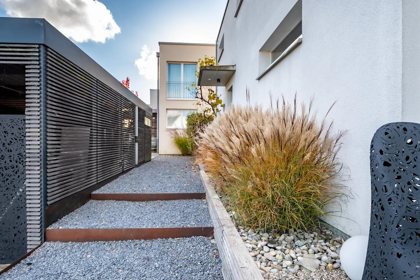 Attraktives Einfamilienhaus in unmittelbarer Seenähe - Foto 16 von 19