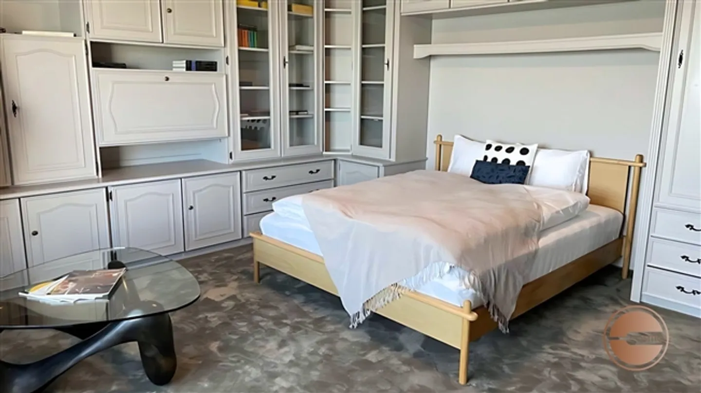 Appartement de service penthouse artistique de 3 chambres avec vue sur le lac - Photo 9 sur 17