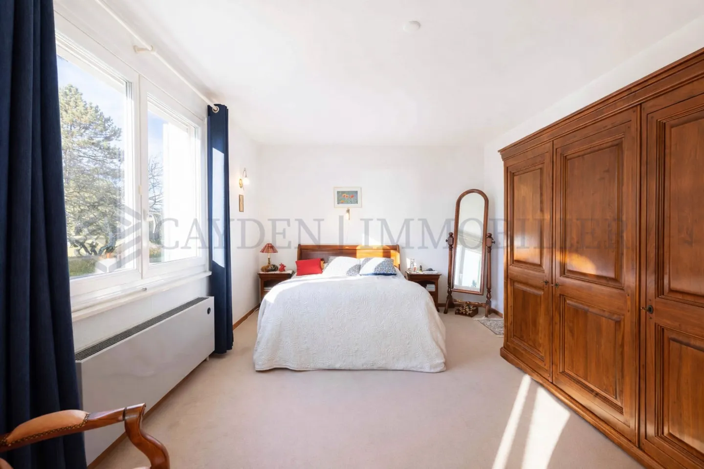 Single-family house on large plot with lake view - Photo 6 of 6